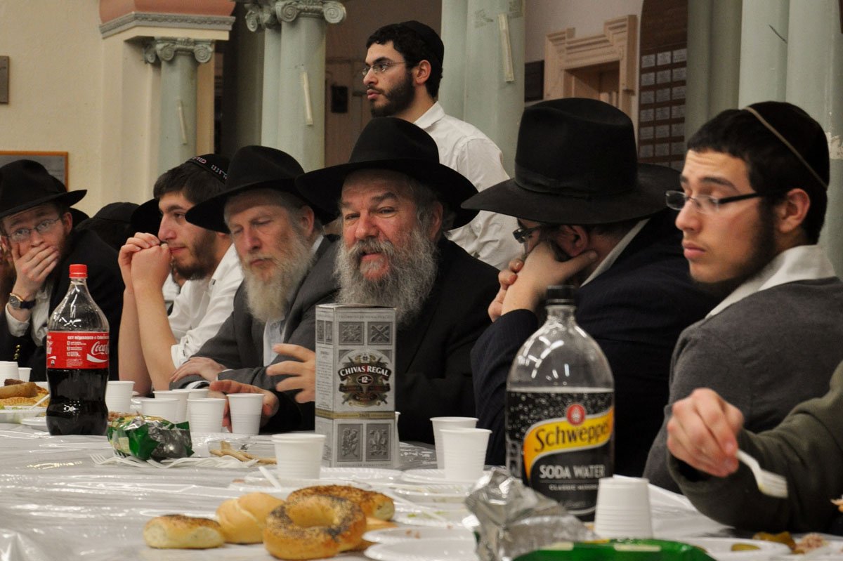 Rabbi Hecht at YG